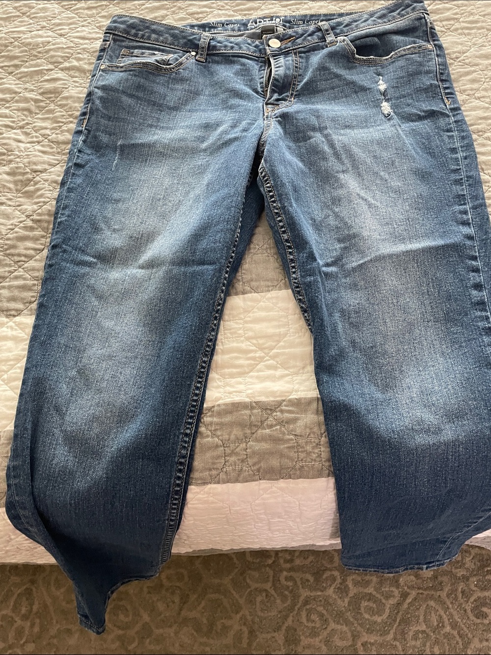 Essentials  Straight Jeans in Medium Blue Wash